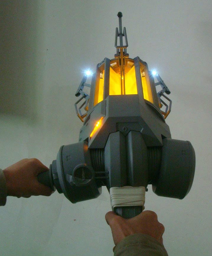 half-life-gravity-gun_bz9mq.jpg