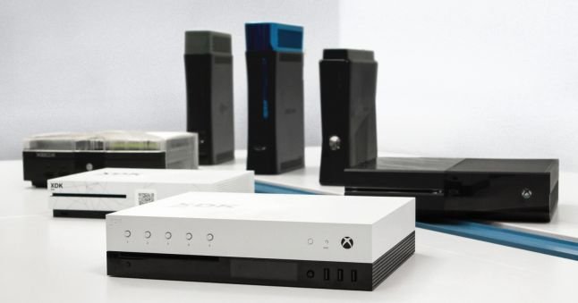 xbox_dev_kits_group_1_178n9.jpg