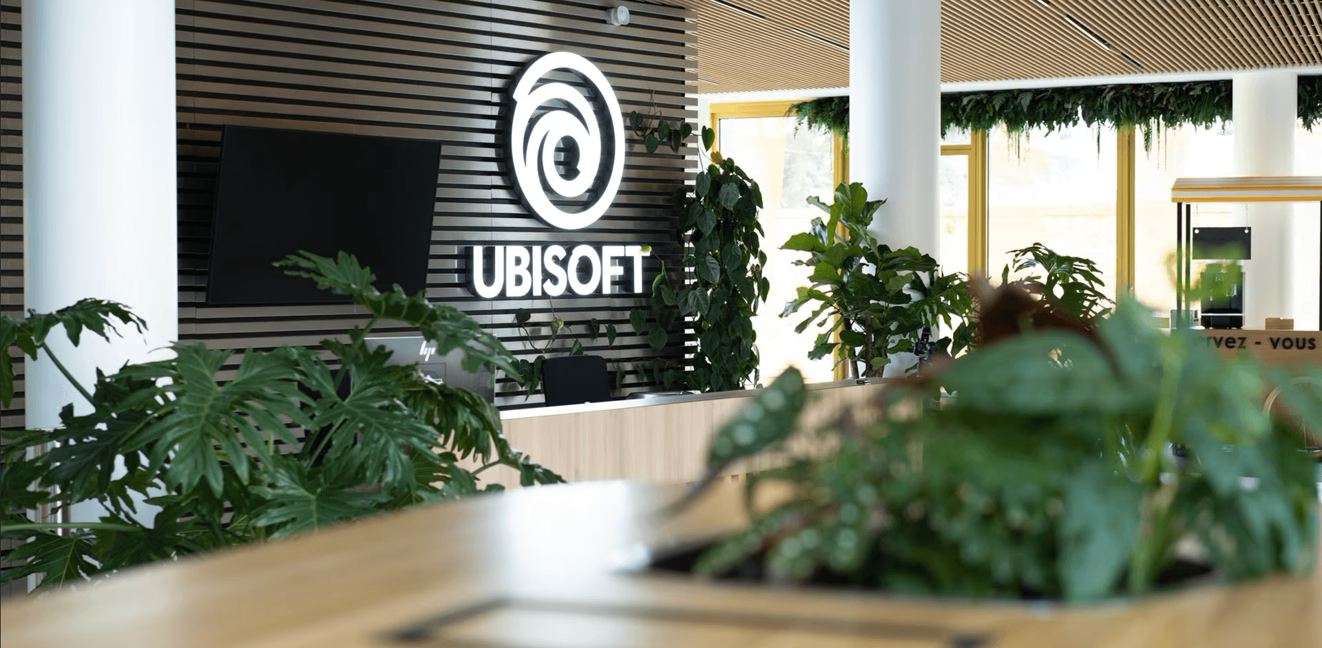 Ubisoft zalicza ogromne spadki. Poniżej miliarda dolarów przychodu, jednak nadchodząca premiera Assassin’s Creed: Shadows ma to naprawić