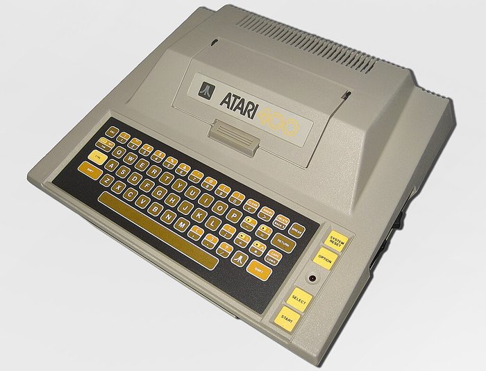 Atari 400, Wikimedia Commons/ McCormick /. PD