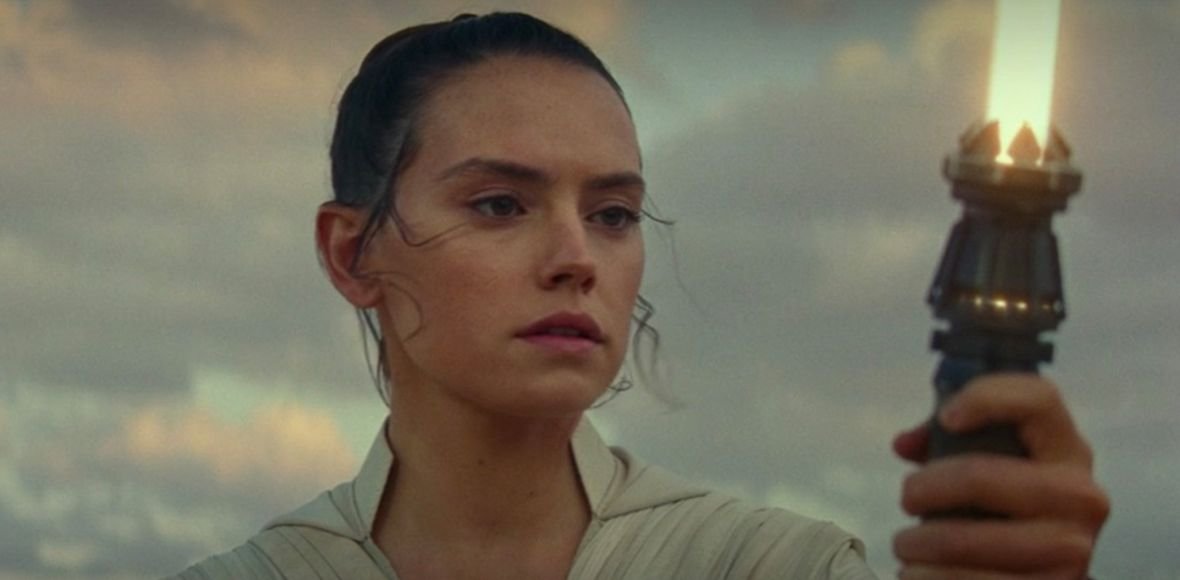 Daisy Ridley po latach obejrzała ostatnią trylogię „Gwiezdnych wojen”. Aktorka przygotowuje się do powrotu do roli Rey?